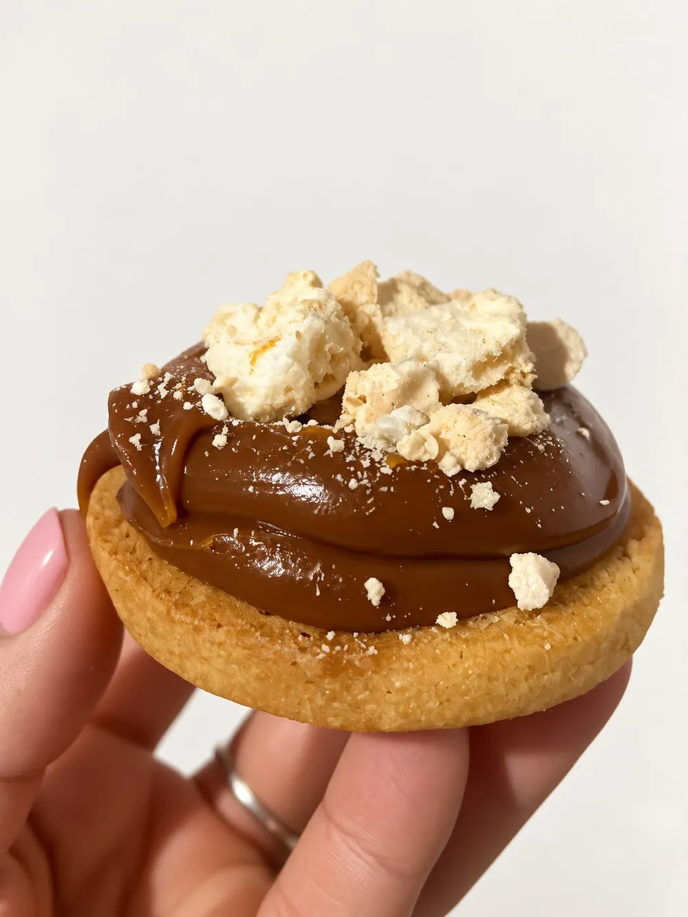 Galleta con dulce de leche y merengue